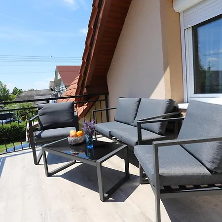Golden 2 Haloszobas Lakas Apartment Balatonlelle