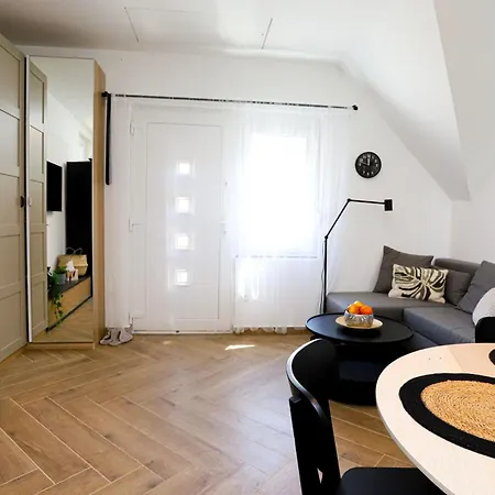 Golden 2 Haloszobas Lakas Apartment