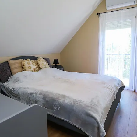 Golden 2 Hálószobás *