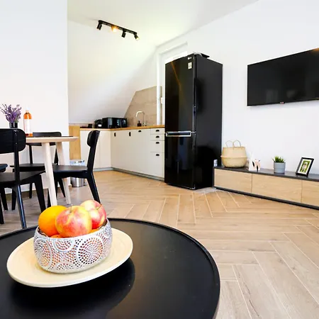 Apartment Golden 2 Haloszobas Lakas