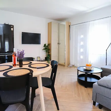 Apartment Golden 2 Haloszobas Lakas Balatonlelle