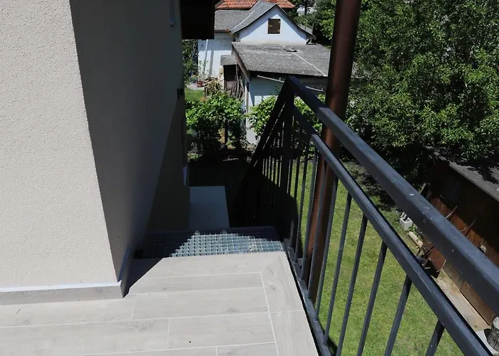 Golden 2 Haloszobas Lakas Lägenhet *