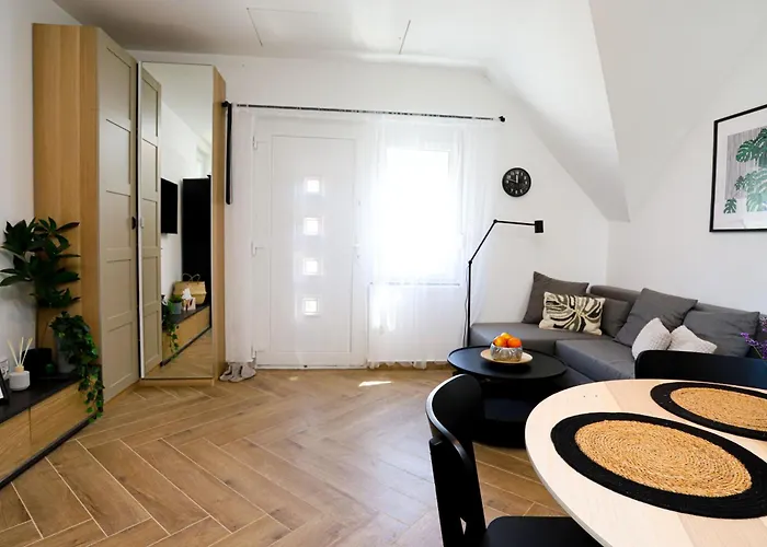 Golden 2 Haloszobas Lakas Lägenhet