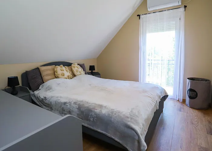 Golden 2 Haloszobas Lakas *