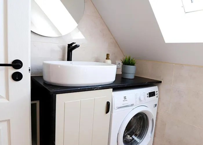 Golden 2 Haloszobas Lakas Lägenhet *